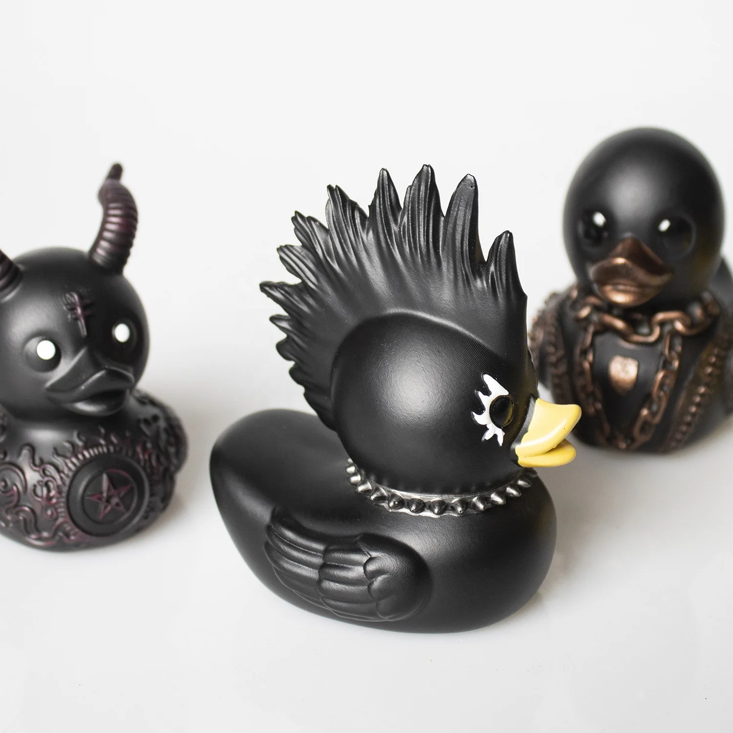 New Product Ideas 2025 Resin Duckieville Duck Figura De Pato Interior Caprichosa