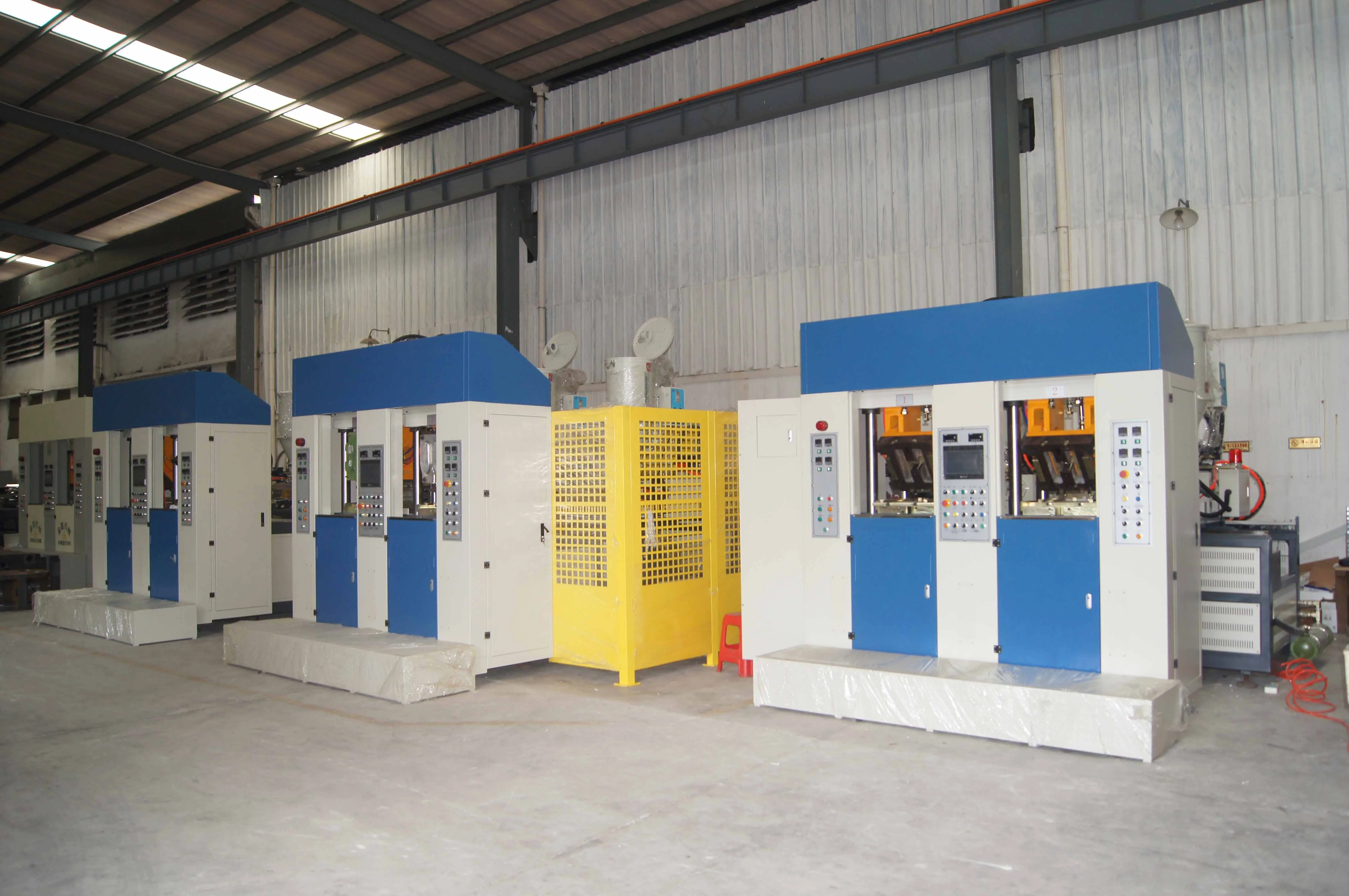 Plastic Shoe Sole Injection Molding Machine in TPU PVC TR TPR Materials