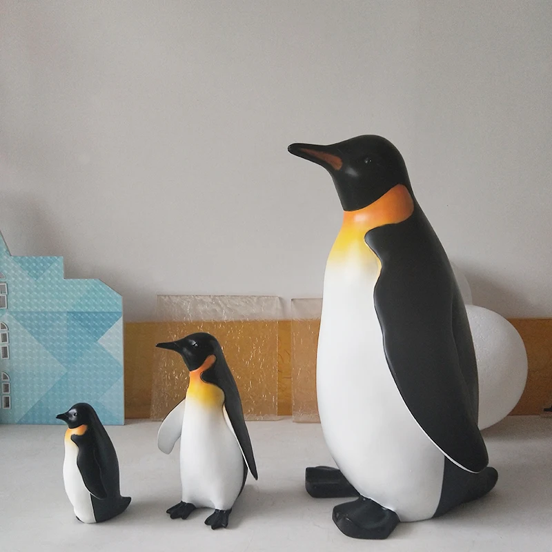 Customized Penguin Animal Sculpture Fiberglass animal sculpture For Shopping Mall Amusement Park Aquarium