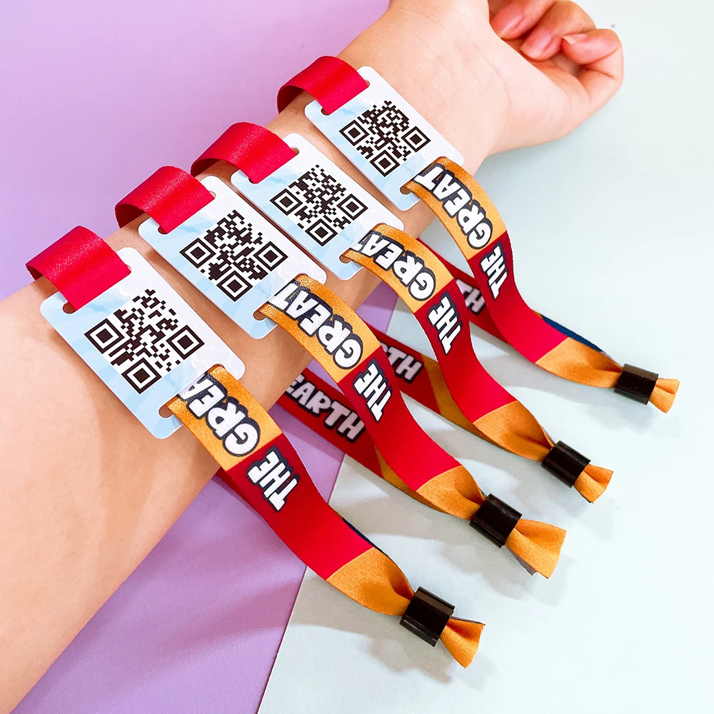 Изготовленный на заказ RFID тканый браслет с чипом пластиковые бирки 13 56 MHz NFC Браслет для фестиваля