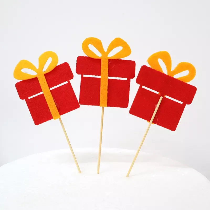 Wholesale Cheap red green Santa Elk Bells Gift Box Pine Snowman Hat Socks Cane Christmas Themed Felt Plug-In Cake Decoration