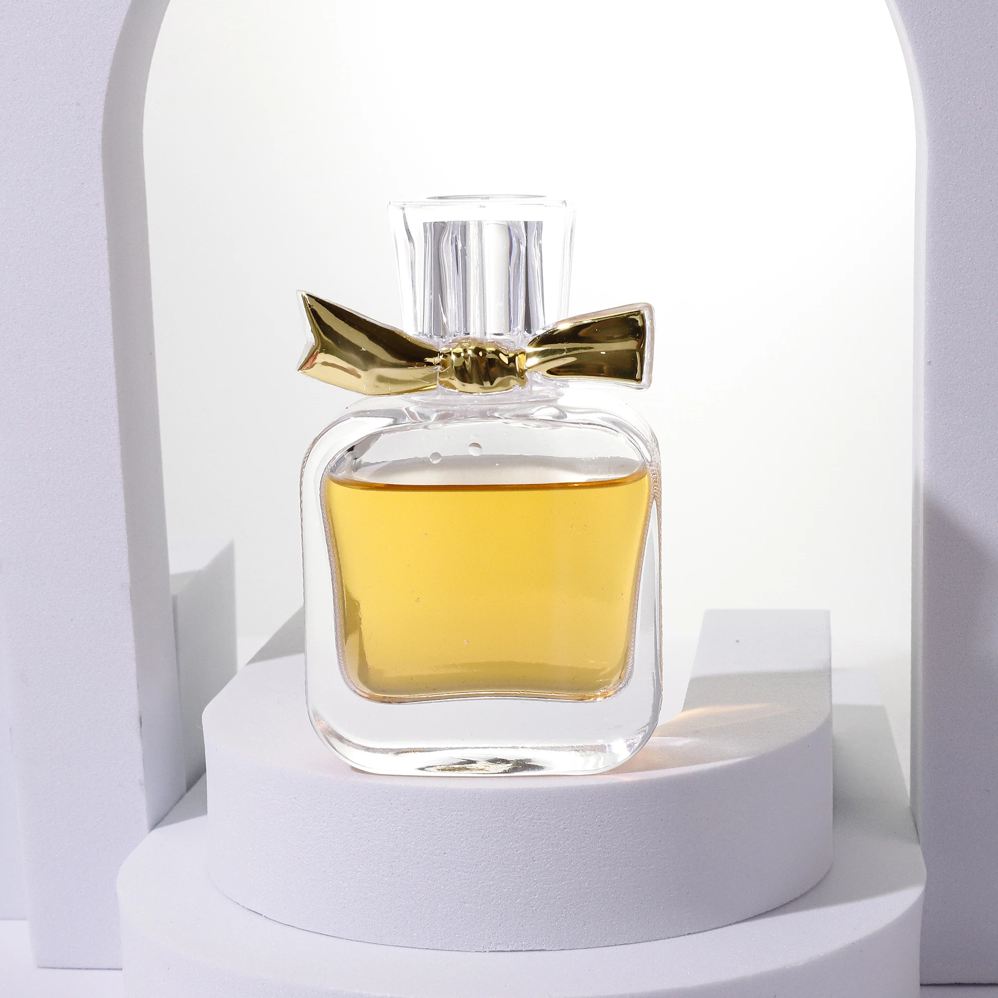 Bulk Orders Fast Shipping Glass Perfume Bottles (30ml, 50ml, 100ml) with covers and Sprayers