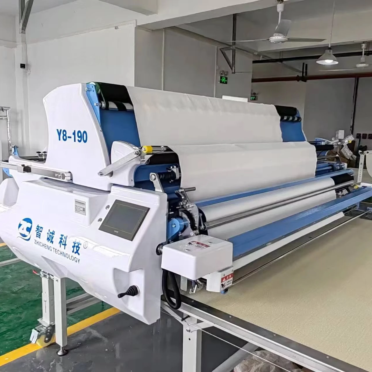 High Efficiency Automatic Cloth Spreading Machine Fabric Laying Machine For Textile Industry