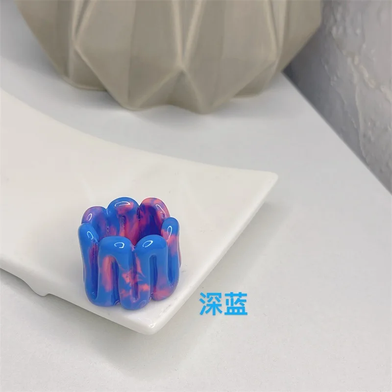 Original ins design niche two-color blooming geometric resin ring 2021