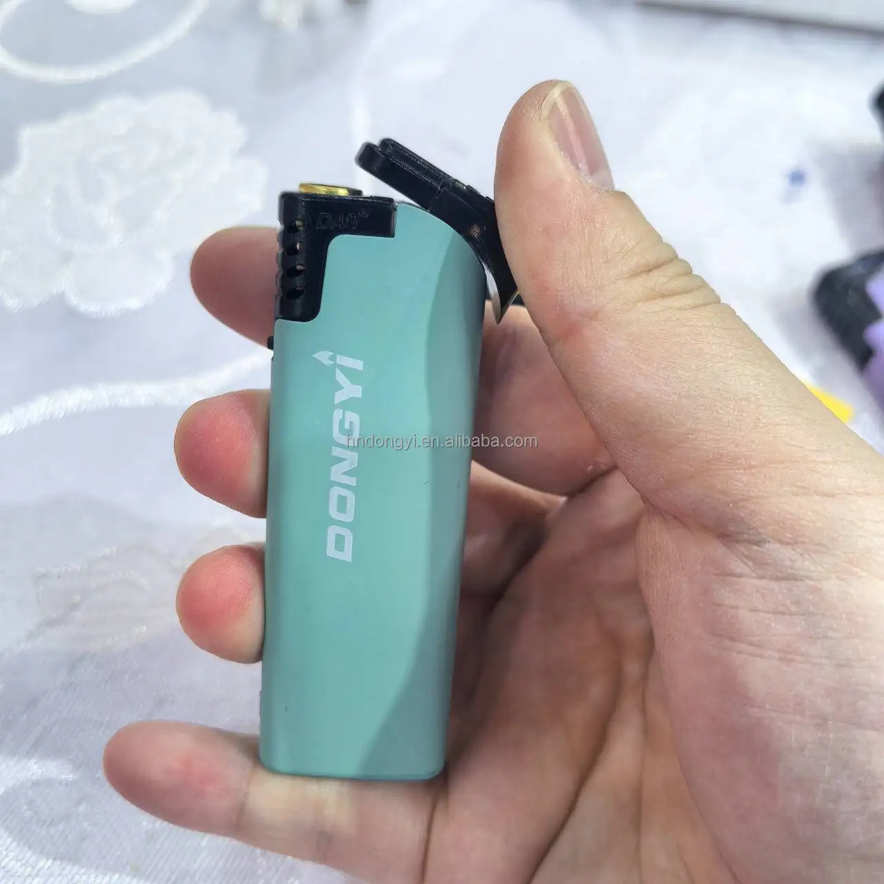 Заводские электронные газовые курительные с печатным дизайном многоразовые ветрозащитные зажигалки