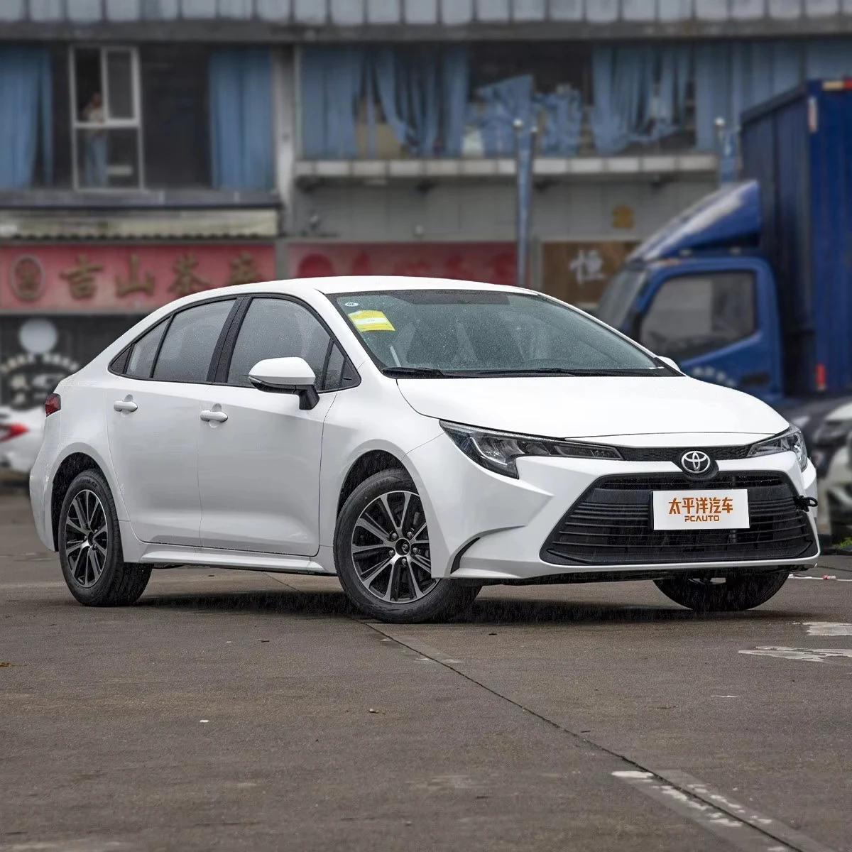 Подержанный автомобиль.