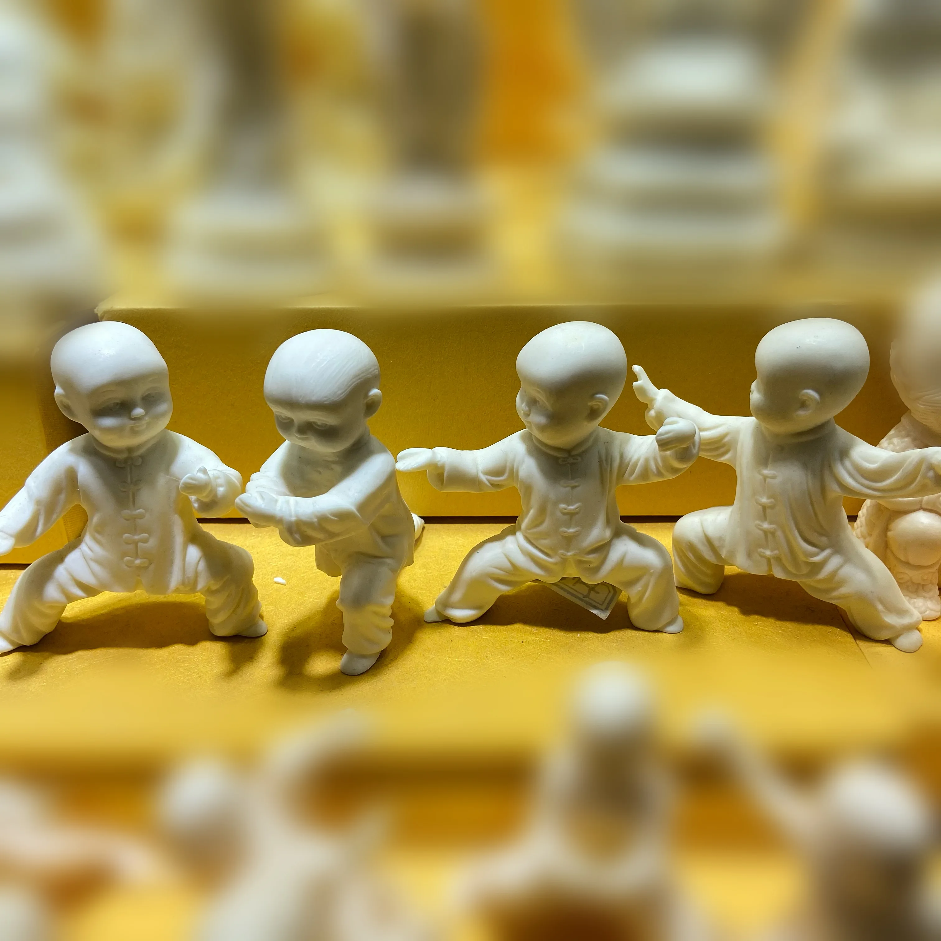 
Новый дизайн, резная статуя кунг-фу из натурального дуба, слоновой кости, народное рукоделие, трехмерная статуя, украшение для дома, подарочный набор, коробка 