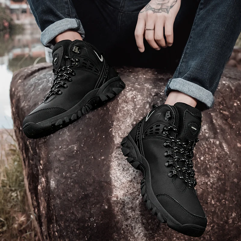 Cheap wholesale custom factory direct sales black large size hiking shoes warm non-slip TPU soles Climbing Boots