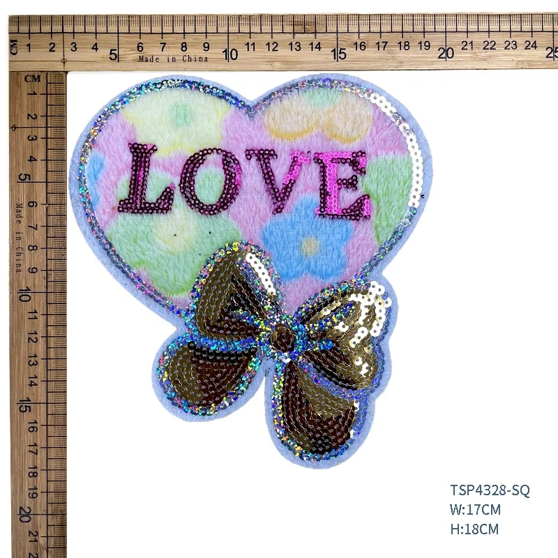 Parches de chenilla wholesale chenille shiny sequin embroidery patch for clothing accessory custom pattern patches