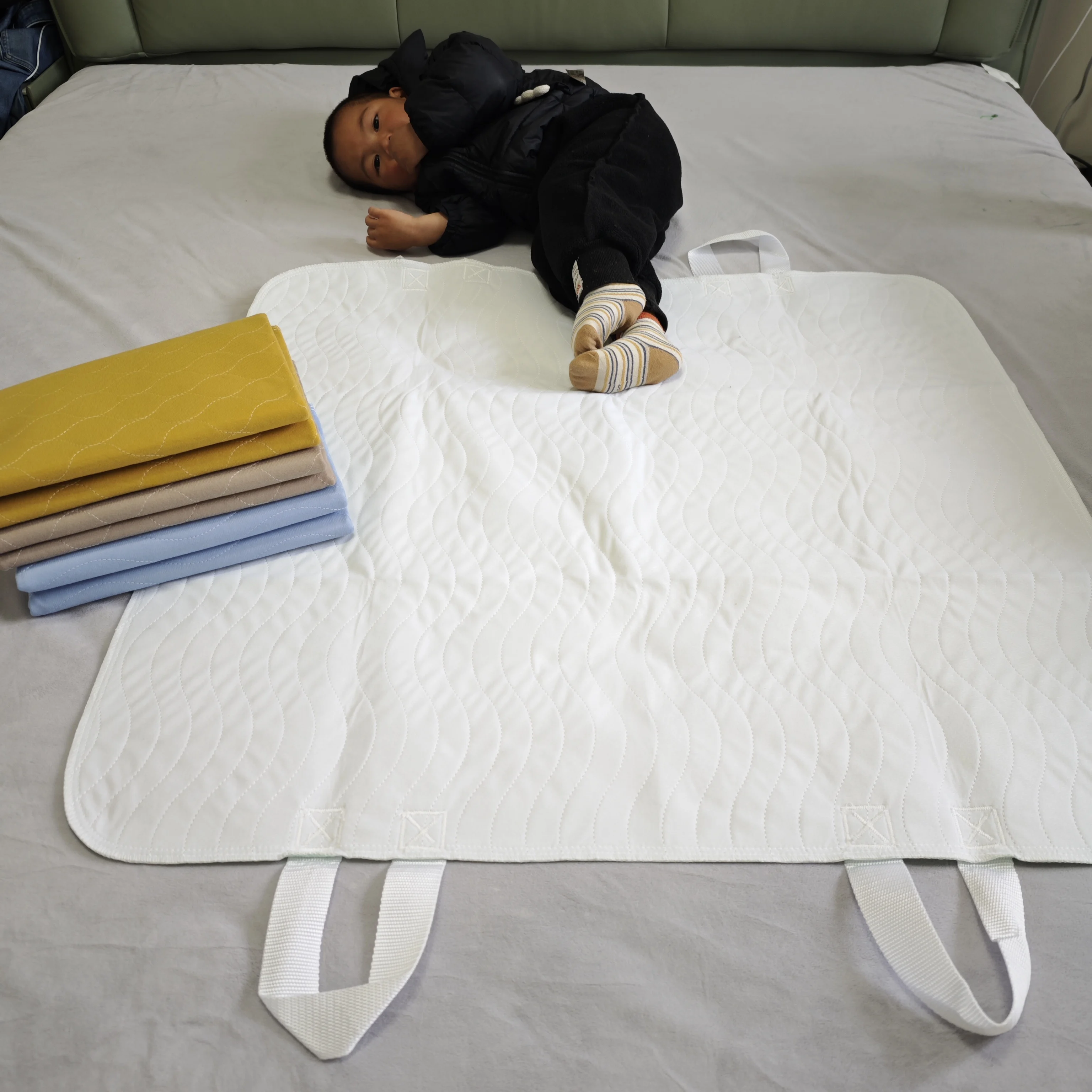 New Trendy Reusable Adult Men Underpad Waterproof Washable Incontinence Bed Pad With 8 handles
