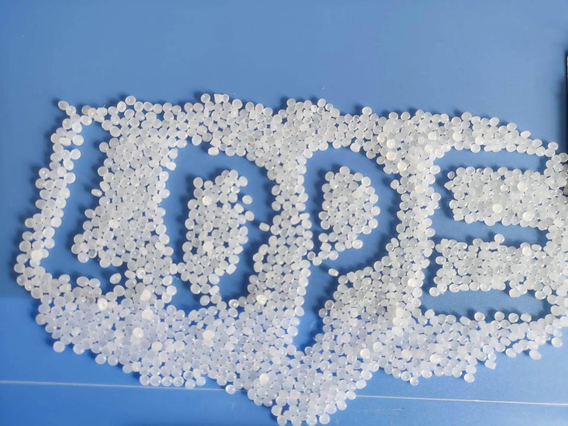LDPE 2426 ч переработанная пленка для инъекций порошок низкой плотности Полиэтиленовая Смола гранулы упаковки пищевых продуктов