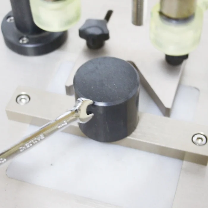 Semi automatic glass jar capping machine,bottle capper