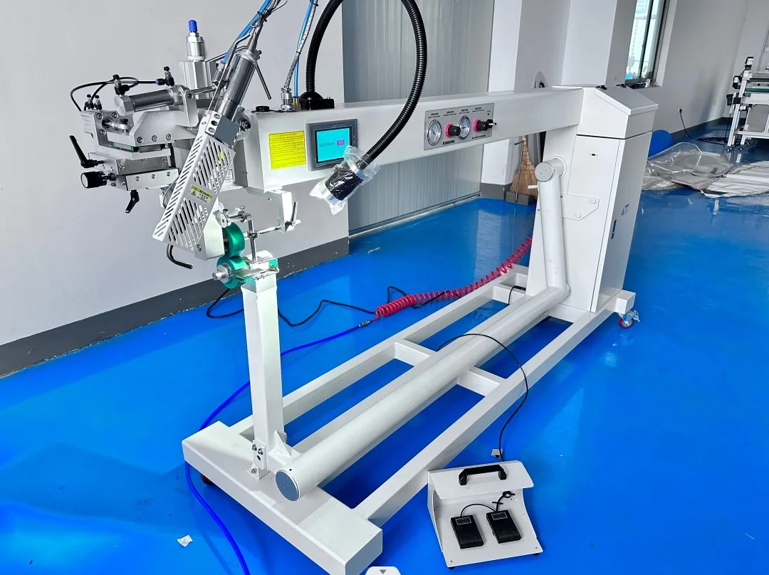 Lengthened dual arm hot air PVC welding machine