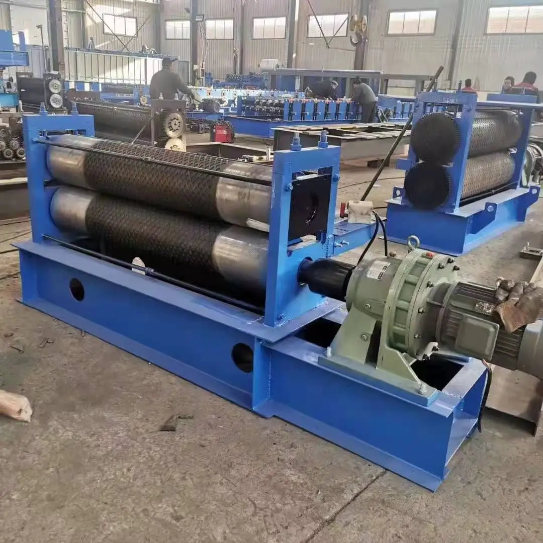 Нескользящий стальной лист шириной 1000 мм 1250 машина для тиснения Алмазный Узор металлическая плитка линия