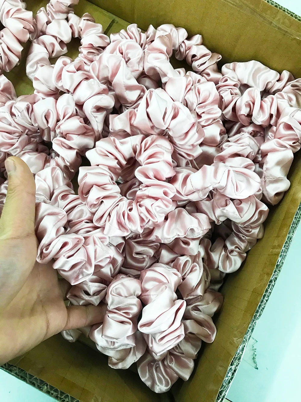 Wholesale Large Silk Scrunchies for Hair Elastic Hair Bands Premium Scrunchy Hair ties