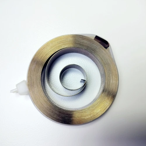 Большая спиральная пружина из нержавеющей стали