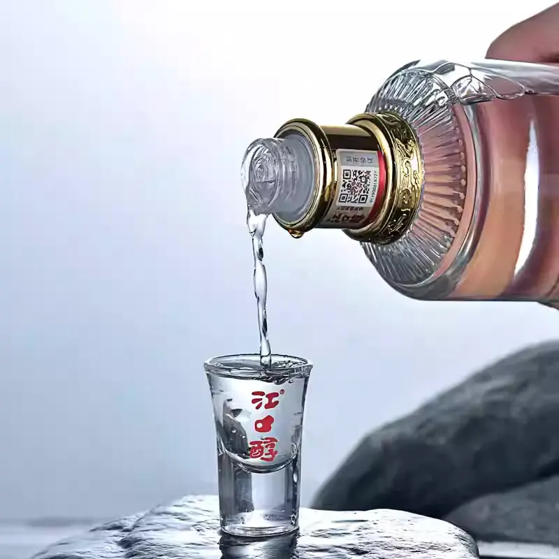 Лидер продаж сильный ароматический китайский Baijiu 52% объем 500 мл ликер серии Chunhe для вечеринки