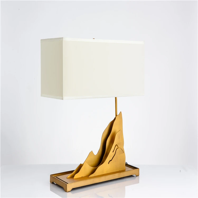 2022 Guzhen Manufacturer New Luxury Bedroom Bedside Lighting Furniture Golden Desk Table Lamp with Fabric Shade