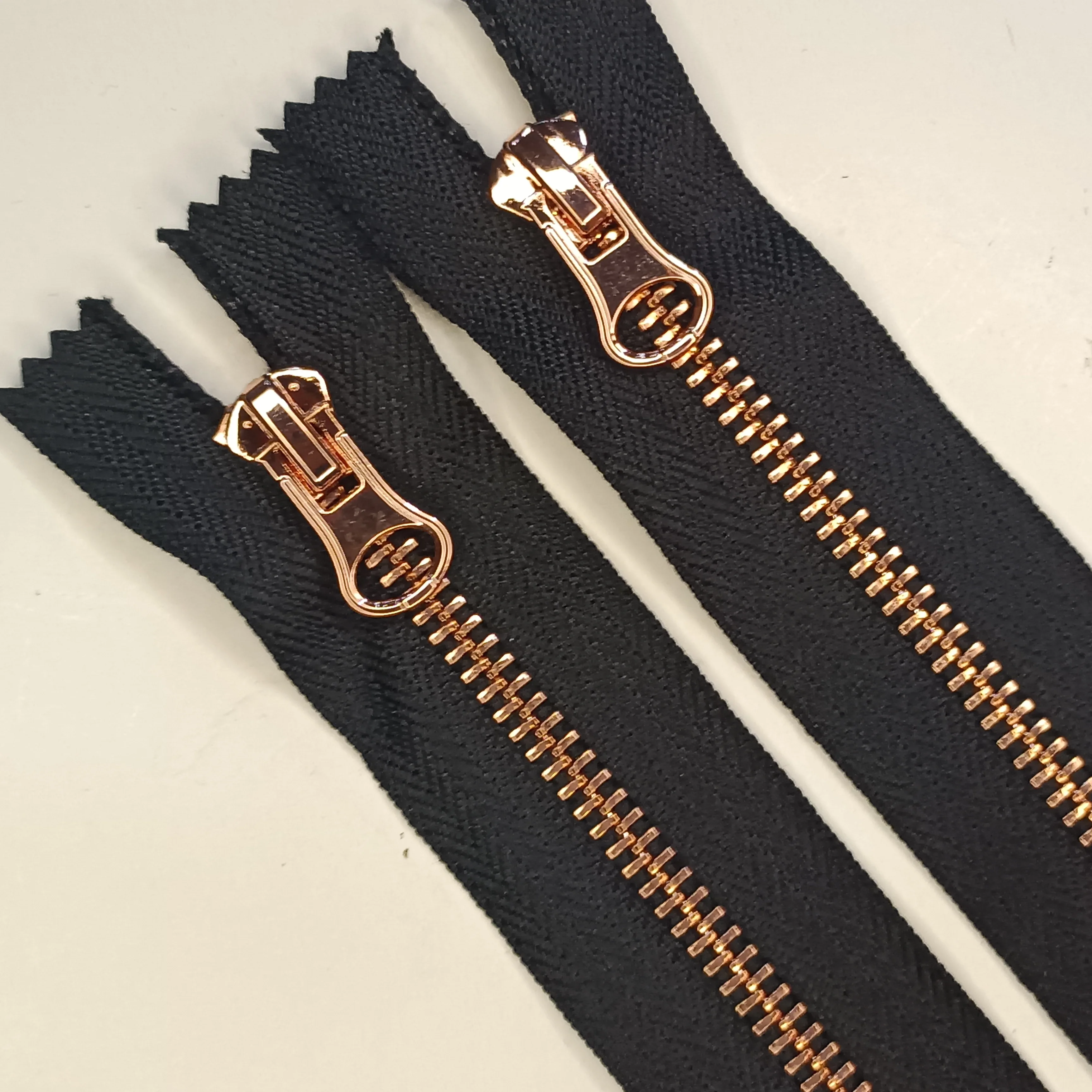 Environmentally friendly Metal No5 plating rose gold Y Teeth closed end zippers with sliders for shoes Clothing bags Lug