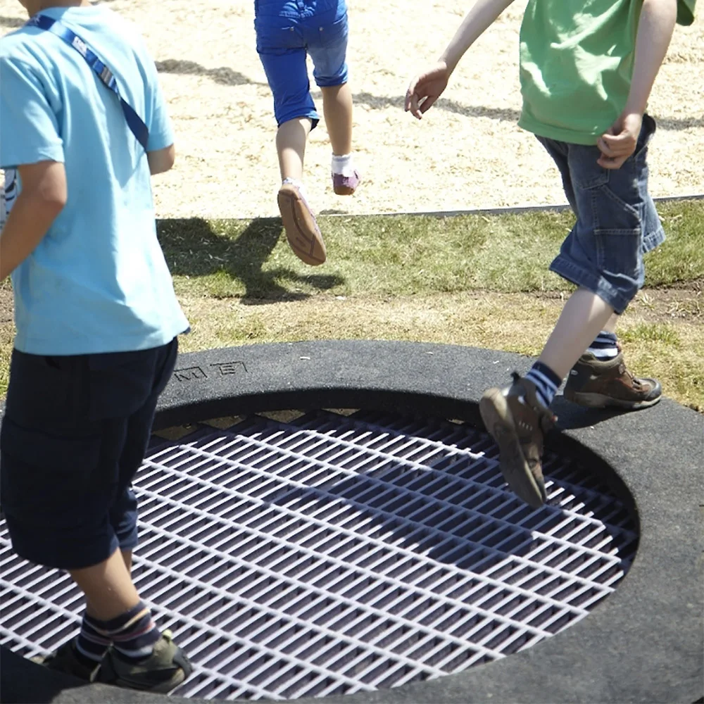 All Weather Outdoor Child Park Underground Bungee Gitness Trampoline With Custom Size and pattern