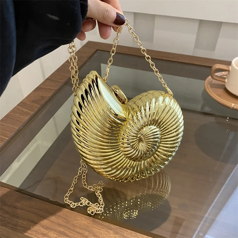 Trendy Acrylic Shell Shape Clutch Bag Trendy Metallic Sea Snail Purse Chain Shoulder Purses and Handbags for Women Wedding Party