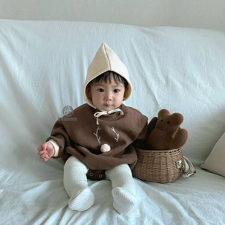 Baby warm jumpsuit with plush winter style for boys and girls, long sleeved romper for Christmas, crawling suit for babies, autu