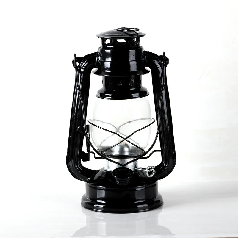 Nostalgic Retro Iron Crafts Lanterns Decorative Old-Fashioned Hand Lamp Glass Lantern For Decoration