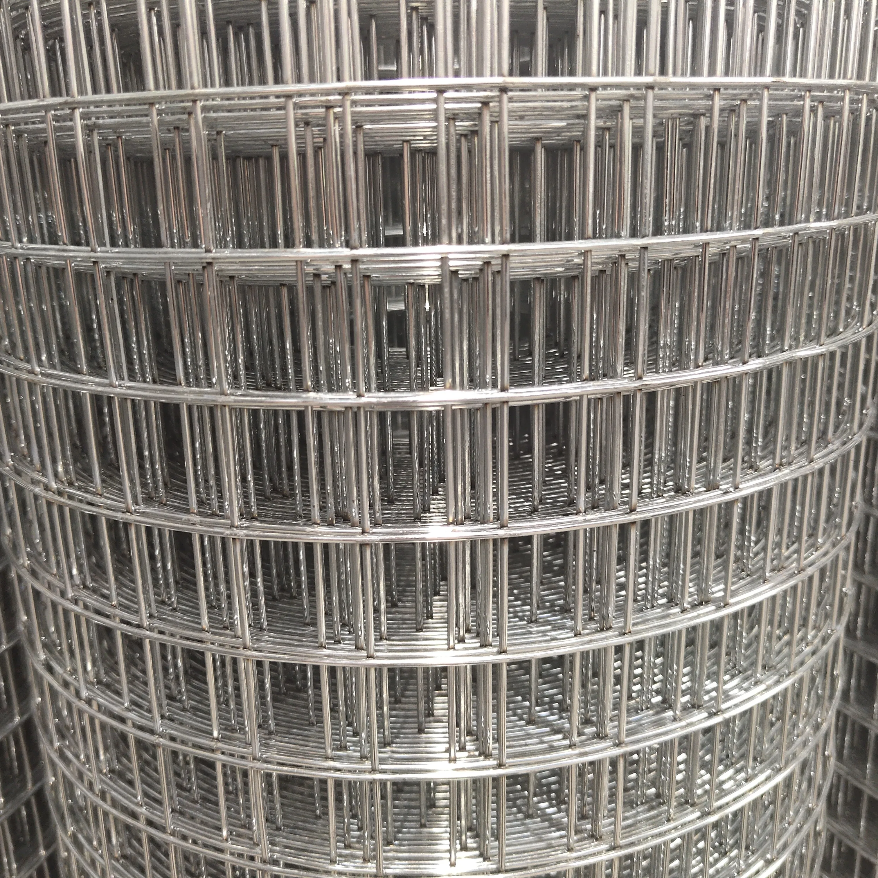 High quality finest price uniform mesh galvanized welded wire mesh construction
