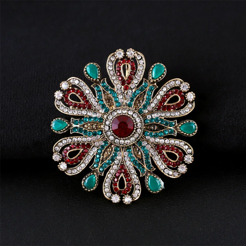 wholesale Fashion metal brooches with colorful stones