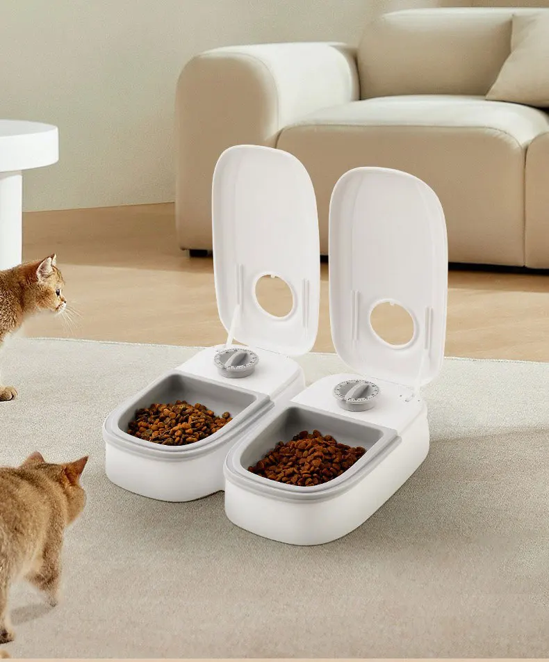High Quality Smart Food Dispenser Dry Wet Food Separate Silicone Feeder Cat Dog Bowl Portable Automatic Feeder