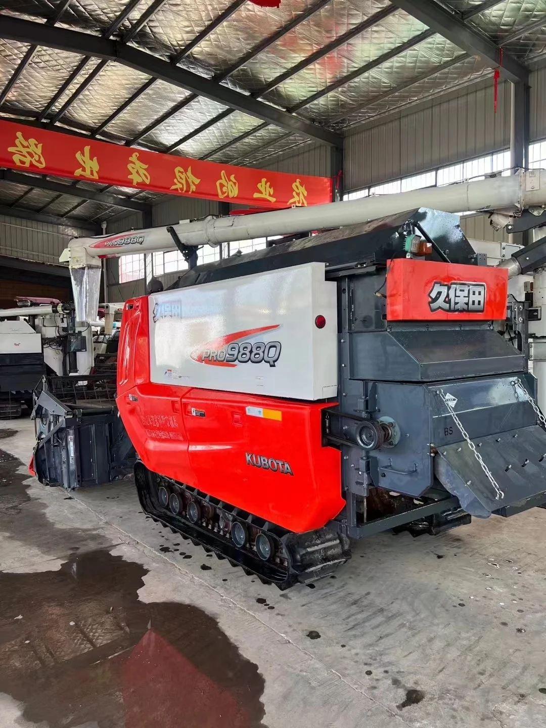 Hot selling massey ferguson 185 tractors mounted combine harvester dongfeng tractor with low price