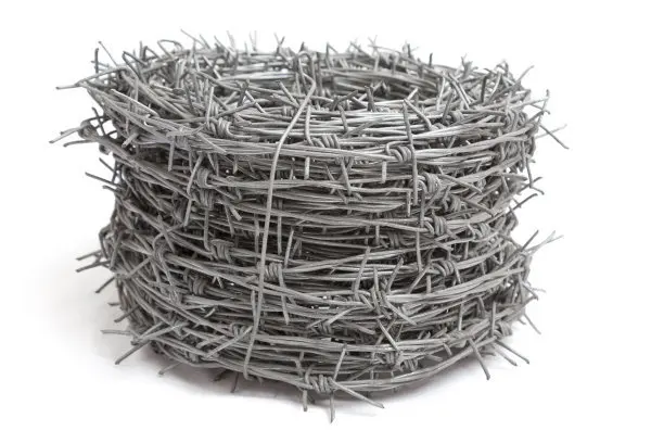 Заводская оптовая продажа горячеоцинкованная витая колючая проволока забор 50 кг