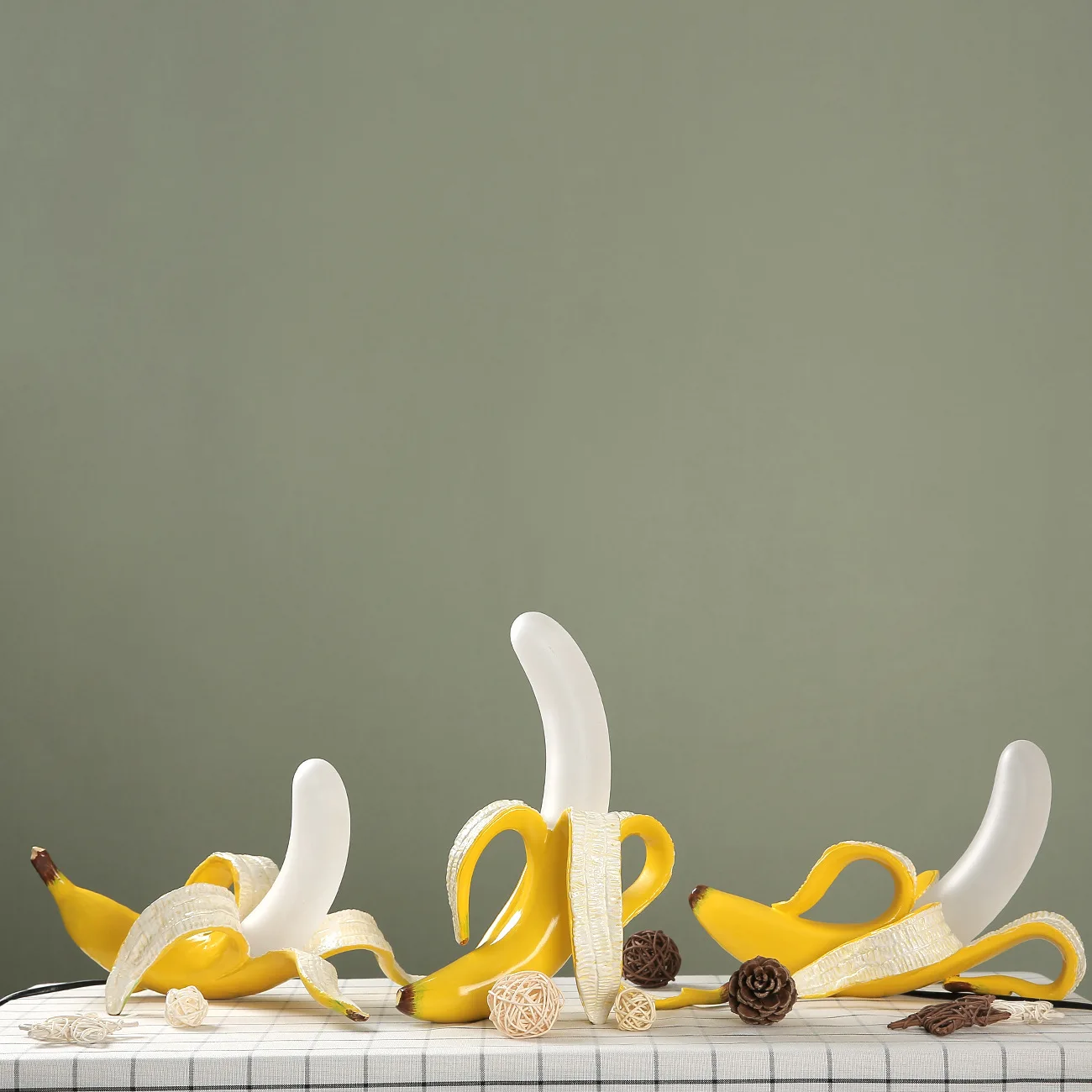 Modern Banana Novelty Table Lamp Resin Banana Lighting Fixture for Living Room, Bedroom,Funny Night Light Kids Room