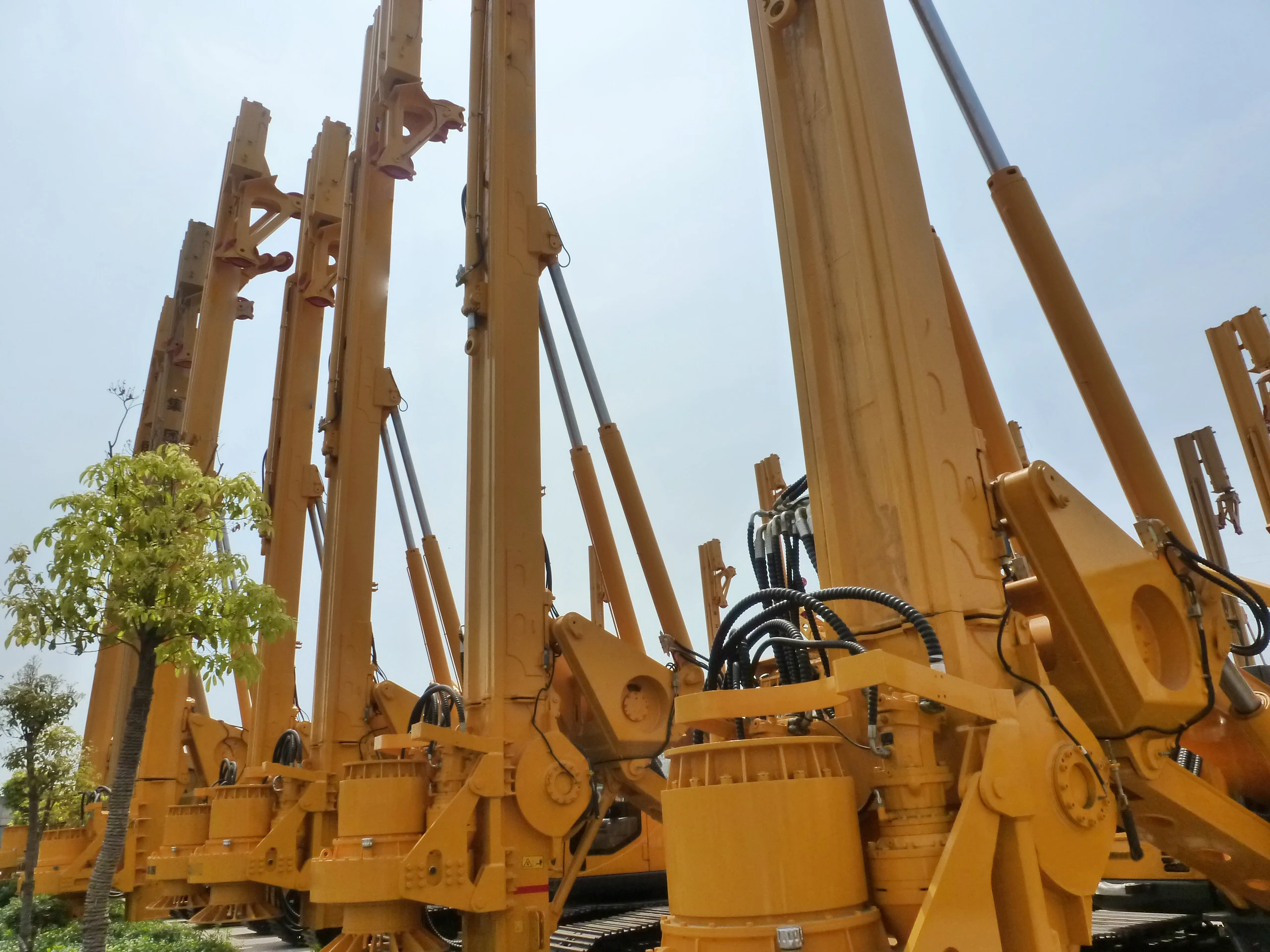 Rotary Drilling Rig Deep Well Drilling Machine 1500mm XR160E Well Drilling Machine for Sale