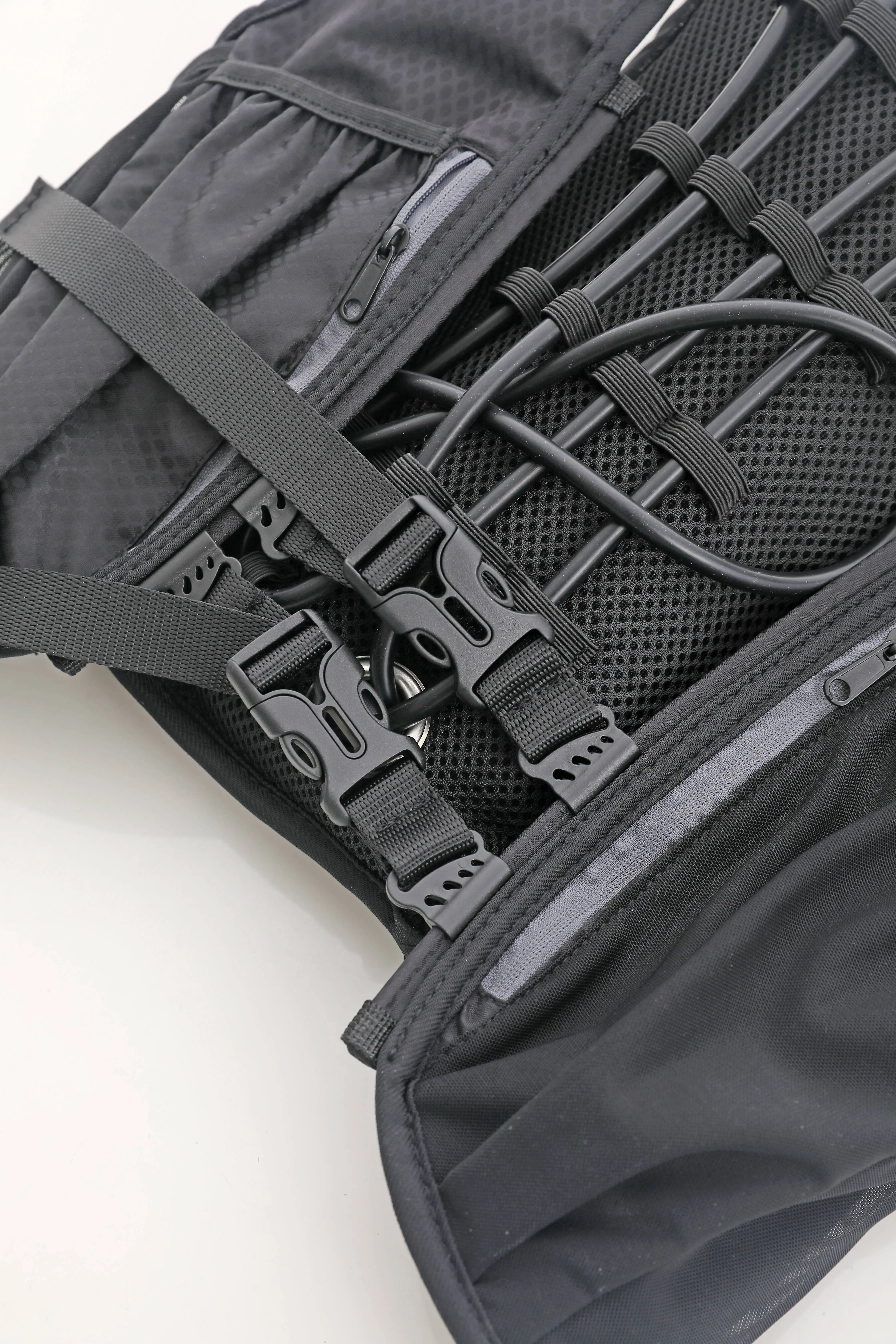 Ice Relaxing Health Water Circulating OEM Cooling Vest Cooling Clothes For Outdoors Workers Building Sport Not sold to Japan