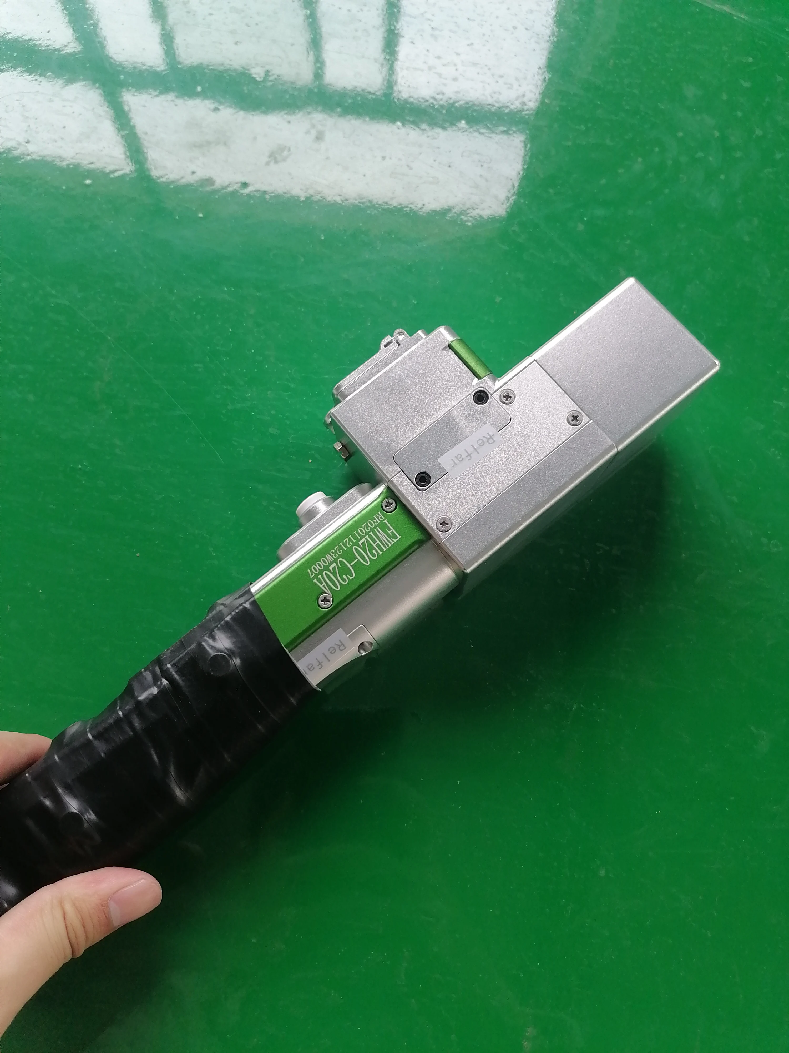 Cheapest 1500w 2000w Fiber Laser cleaner for rust painting removal high speed Hand Held laser cleaning machine