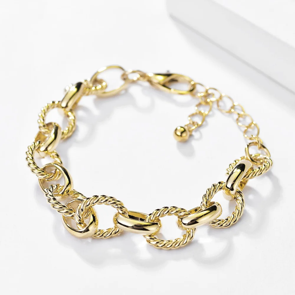 18K Gold Retro Hip-Hop Cuban Bracelet Simple Fashionable Unisex Accessory for Weddings Parties Festivals Gift for Men Women