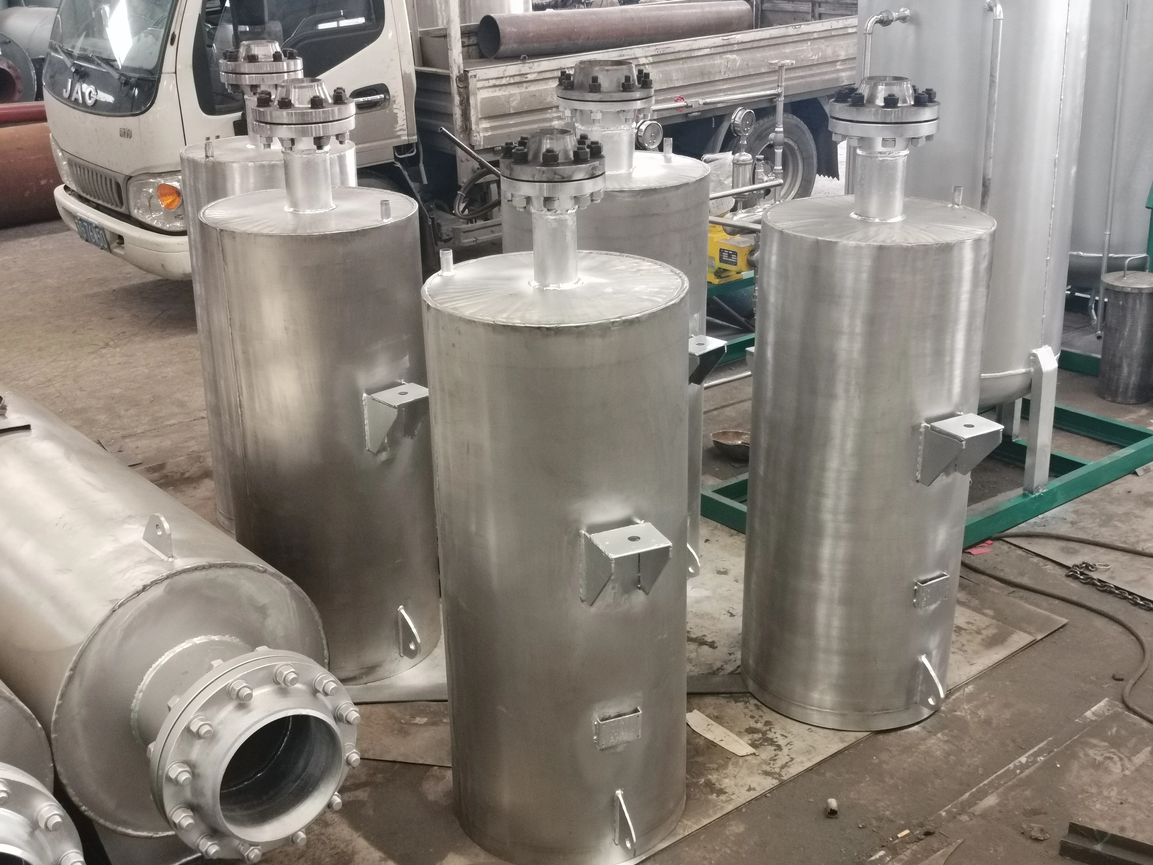 Сотовый глушитель имеет эффект уменьшения звука 30-35 децибел, и цена продукта должна быть немного выше