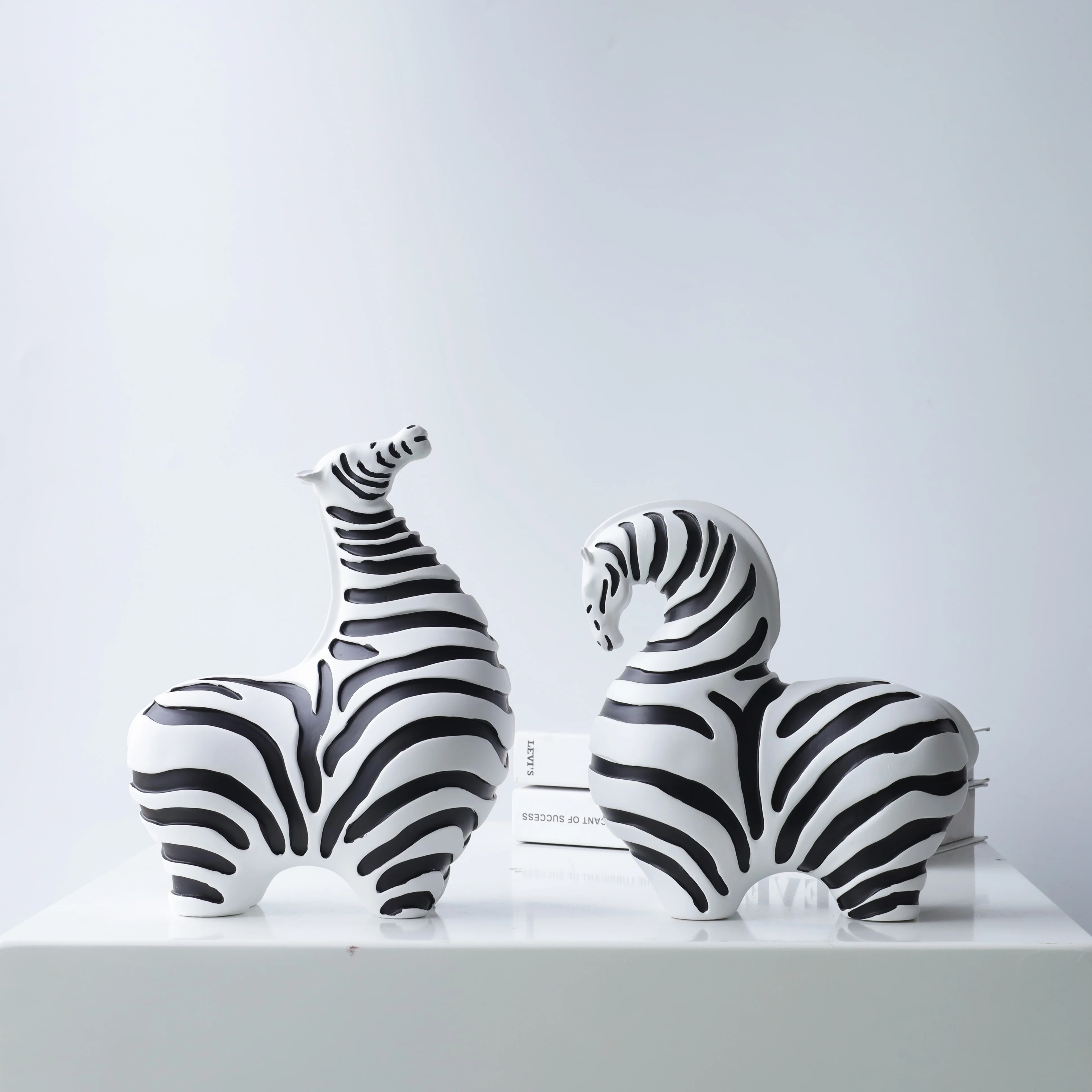 trending products 2022 new arrivals home decor guangdong home decor suppliers  small item zebra horse statue home decor