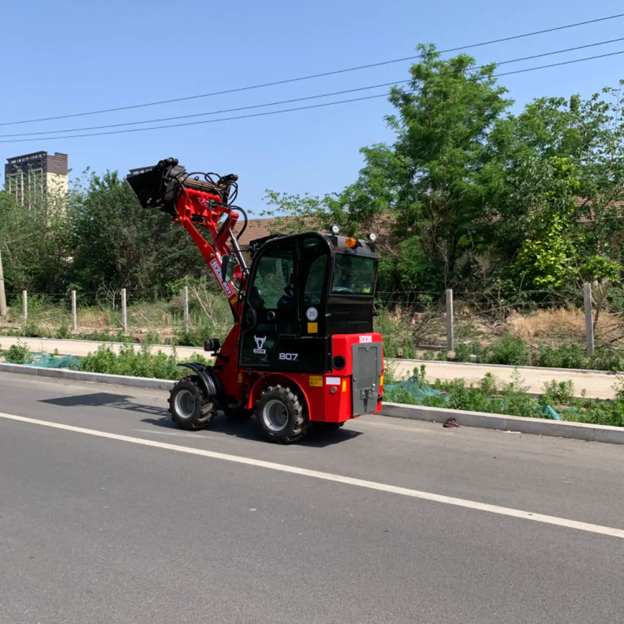 Factory Hzm 807 China Agriculture Articulated Mini Small Large Compact Farm Garden Tractor Wheel Front End Loader with CE/ISO