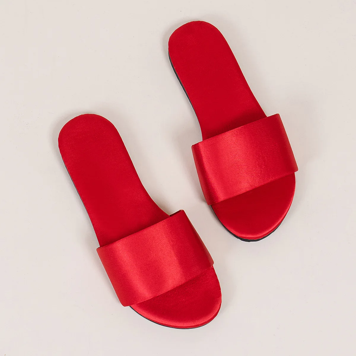 Hot Sale Solid Round Head One-line Belt PVC Flat Ladies Slippers Home Indoor Anti-skid Mute Slippers Female Silk Wedding Shoes