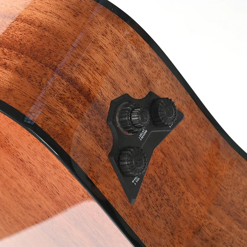 Акустическая гитара с эквалайзером