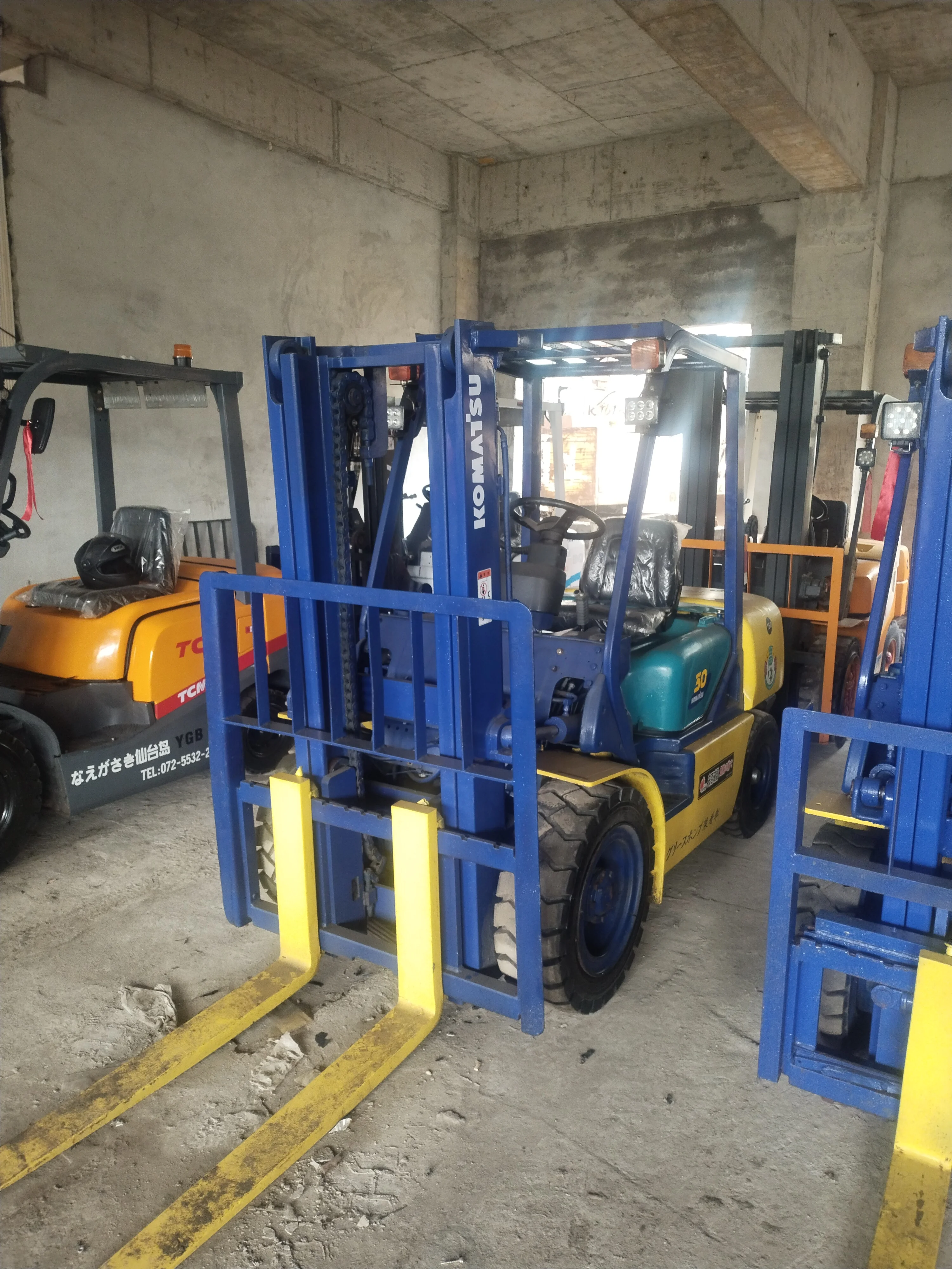 Японский высококачественный fd30t-14 KOMATSU fd30 fd30t-16 Подержанный дизельный погрузчик с запасными частями