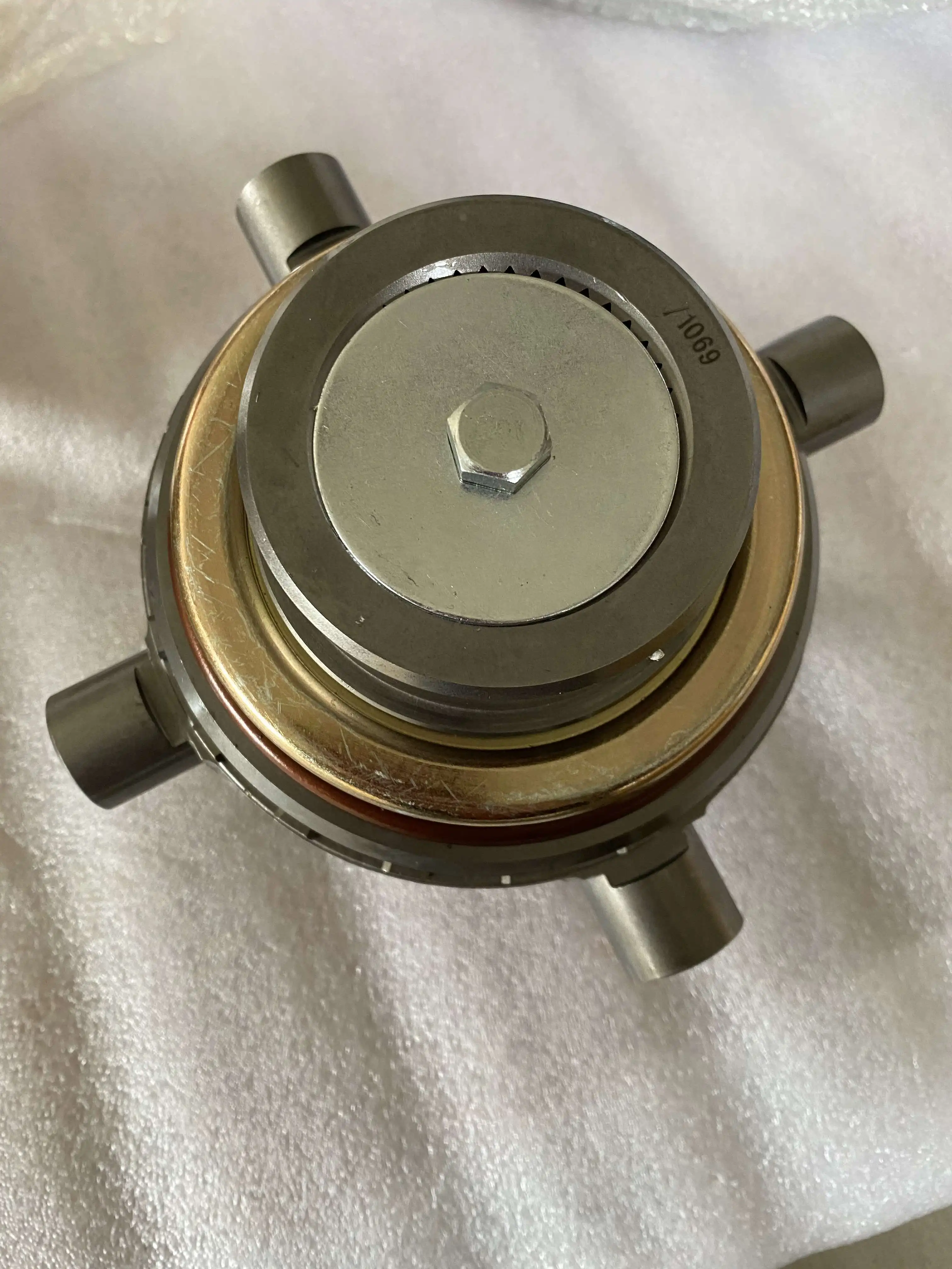 Оригинальный 4110001903065 дифференциальный паук для G9190 G9220 автогрейдер