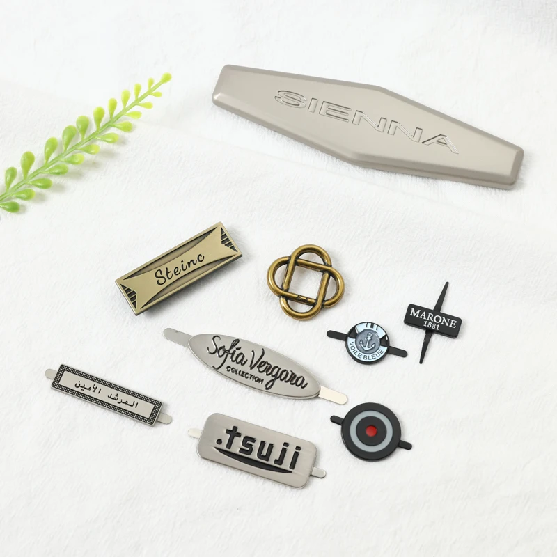 OEM/ODM Metal Logo Designer Bag Name Plate Customized Zinc Alloy Bag Logo For My Brand