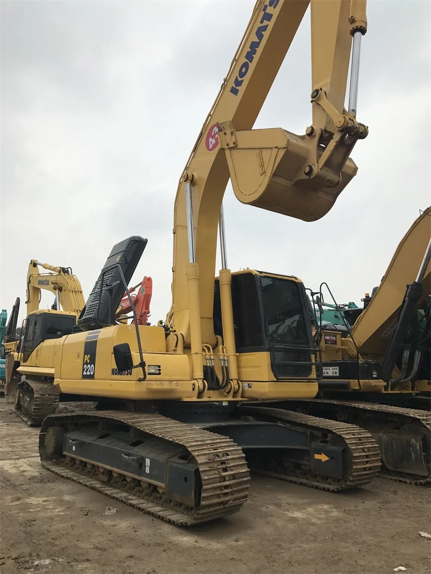 22 тонны PC220 знаменитый японский бренд Komatsu б/у гусеничный экскаватор на