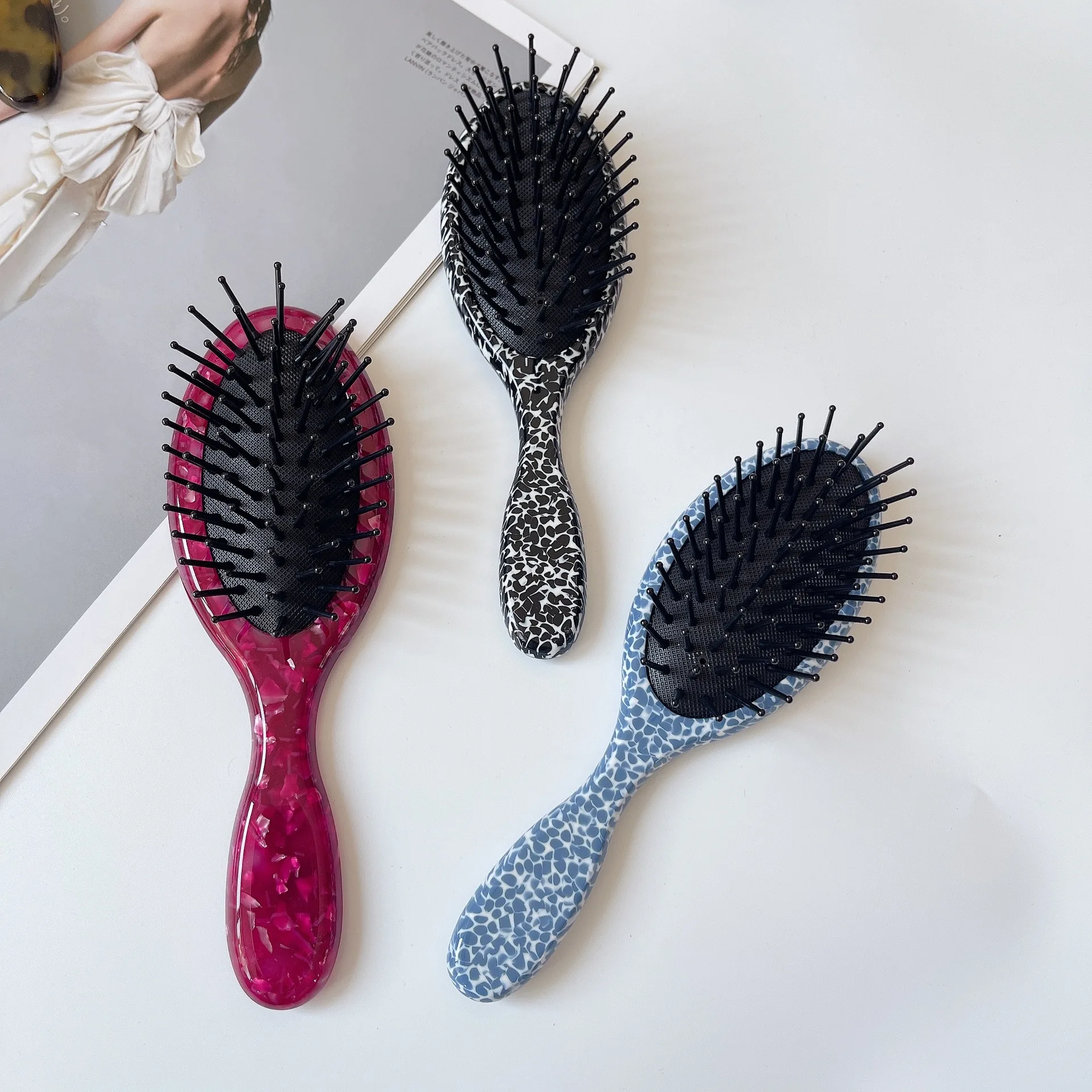 Yi YHJ Wholesale Custom Logo Cushion Home Use Comb Makeup Comb Sets Acetate Hairbrush Anti-static Air Cushion Comb For Women