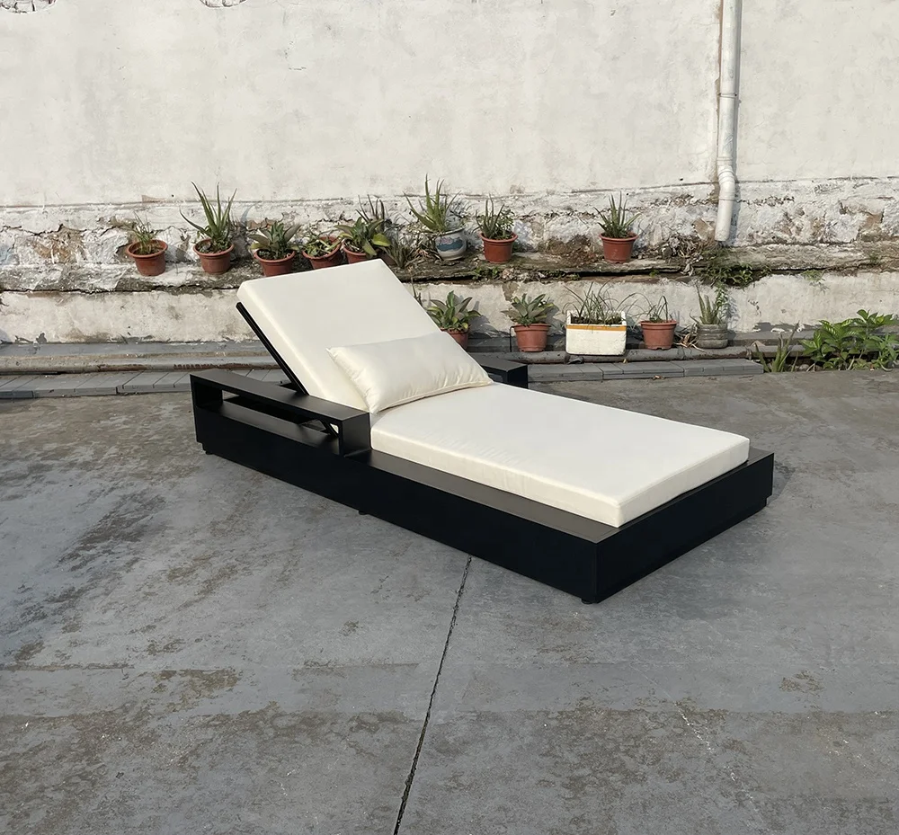 Aluminum outdoor sun lounger luxury sun bed villa pool side  chaise lounge wide armrest metal lounge chair