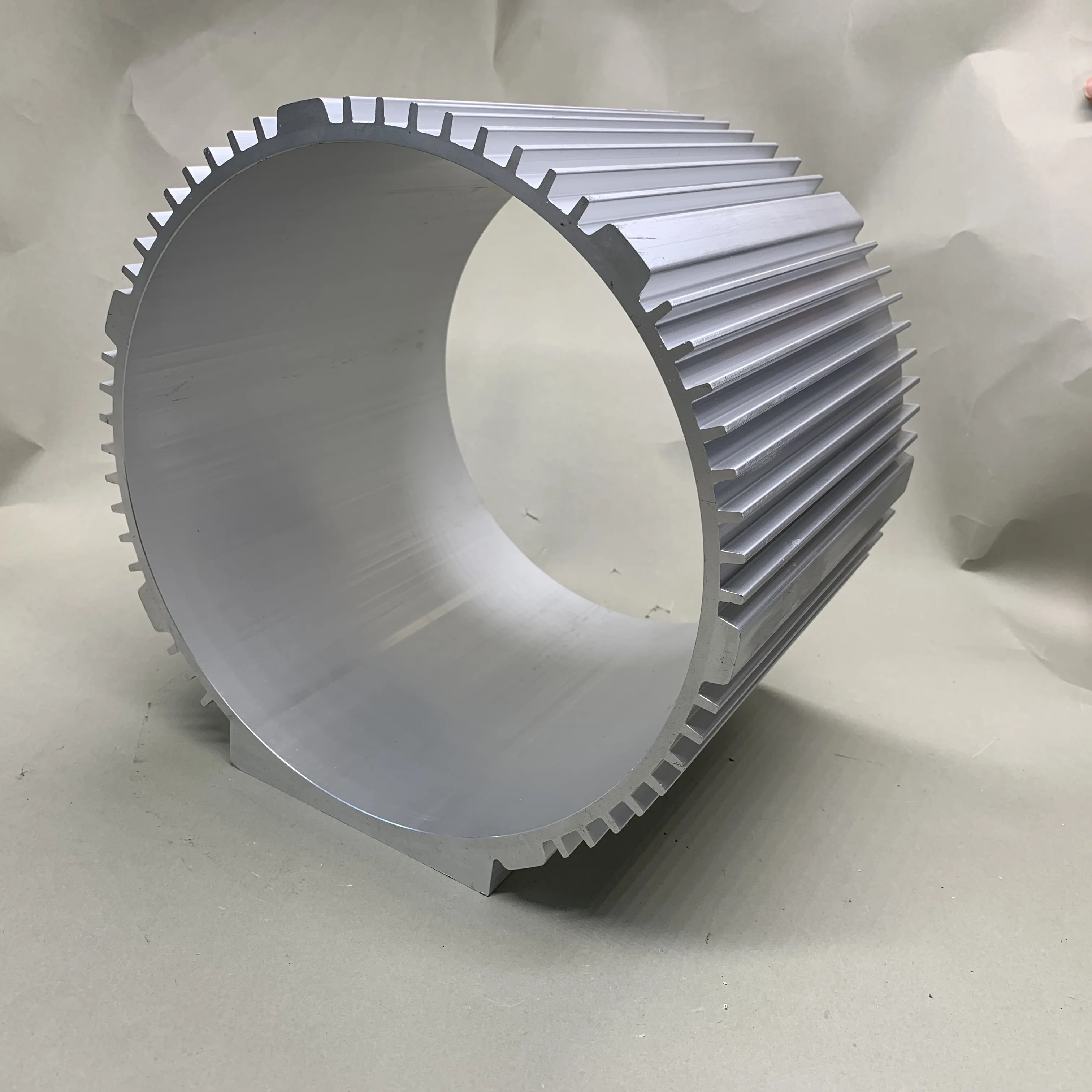 Высококачественные Заводские станки с ЧПУ алюминиевые детали для автомобильного корпуса железная дорога алюминиевый экструзионный профиль теплоотвода