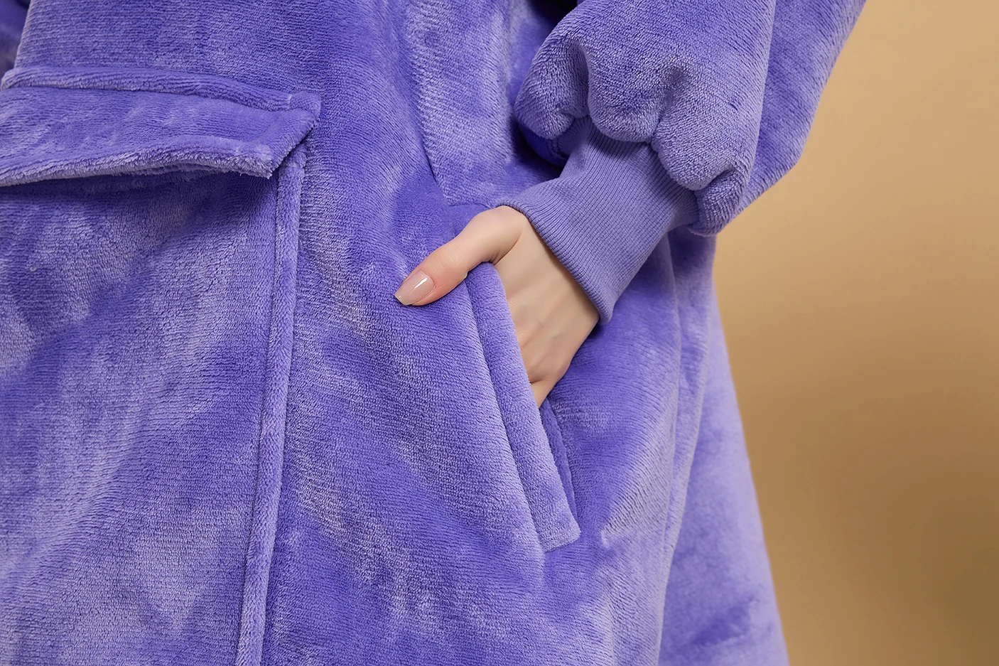 Factory oversized sherpa blanket with hood pocket and sleeves super soft warm fleece plush giant wearable blanket hoodie adult